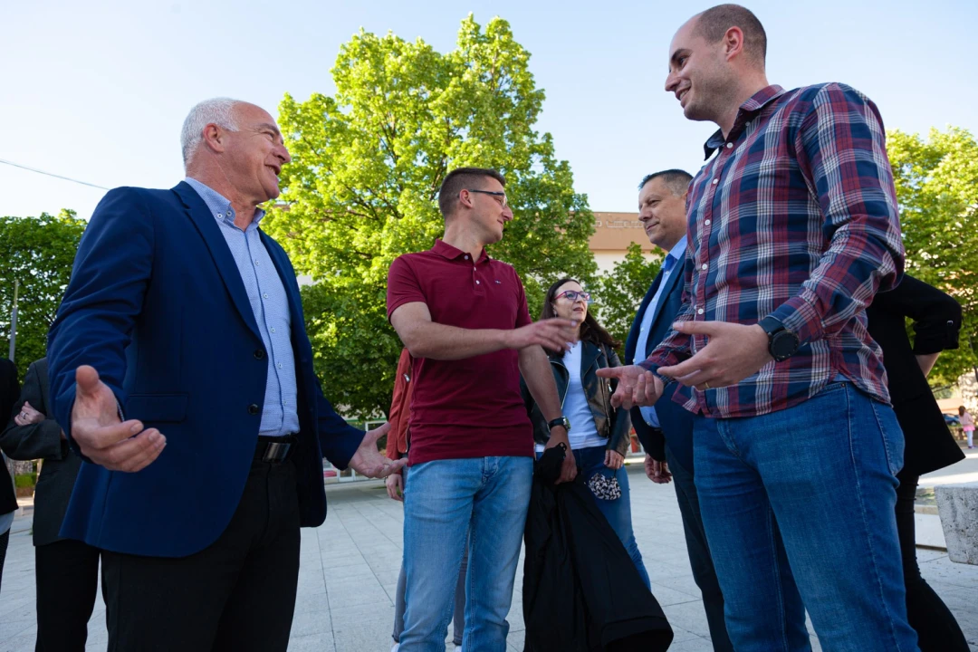 Vrh županijskog HDZ-a na druženju u Kninu: 'Idemo graditi budućnost'