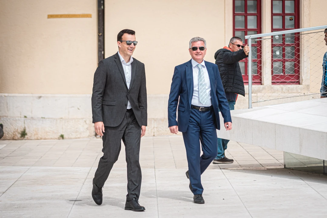 Burić okupio ravnatelje i direktore: 'Danas je IN biti Šibenčanin i u Zagrebu i u Splitu i u svijetu'