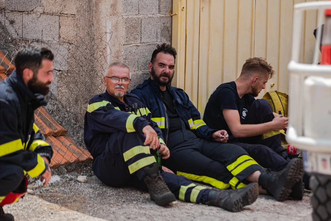 Nakon cijelog dana lokalizirani požari kod Perkovića: Gorjelo na 107 hektara terena