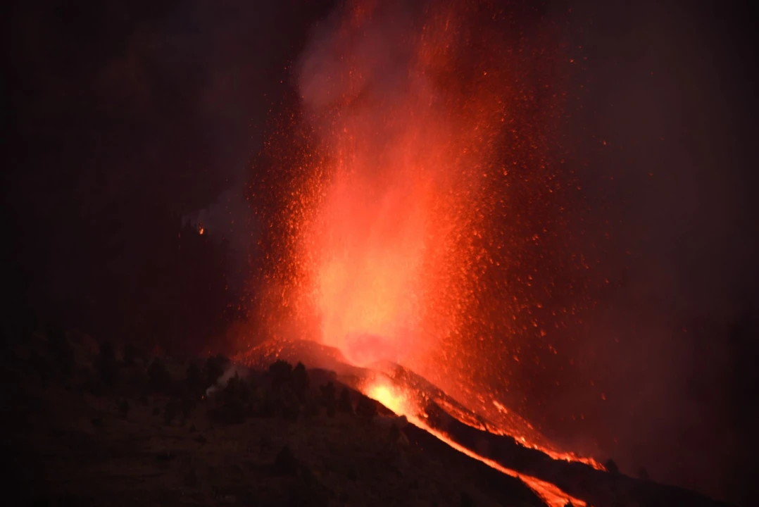Na Kanarima eruptirao vulkan, zabilježene četiri tisuće potresa