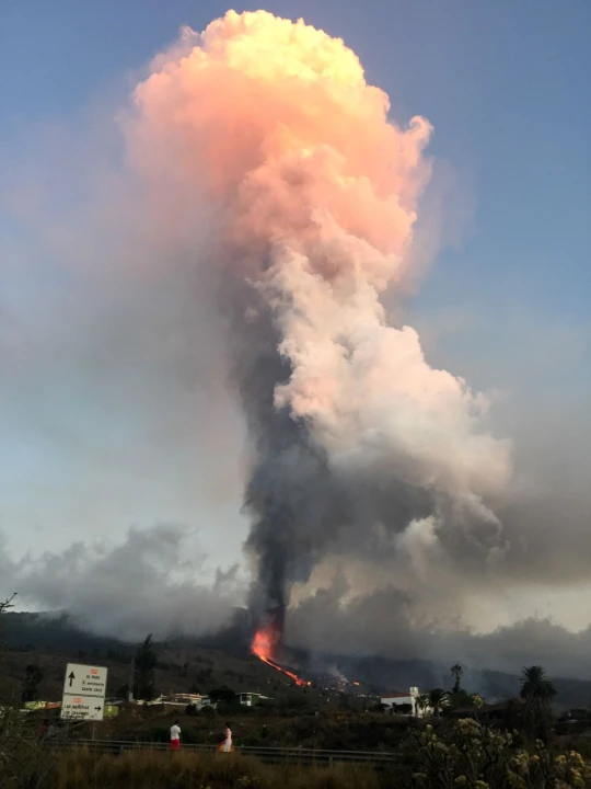 Na Kanarima eruptirao vulkan, zabilježene četiri tisuće potresa