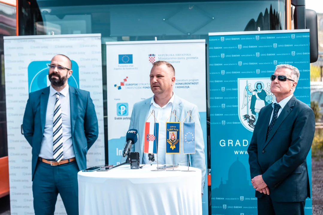 U Šibenik stiglo 11 novih autobusa: 'Dijete iz Grebaštice ima jednaka prava kao ono s Baldekina'