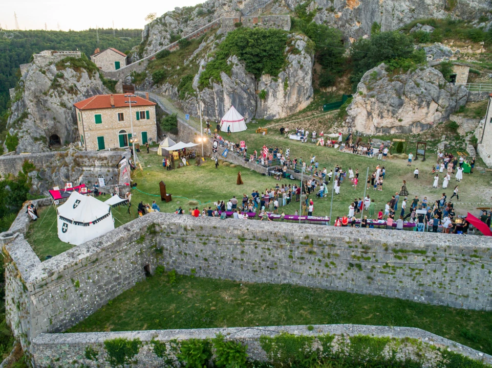 Svečani mimohod, radionice, mačevanje, vatreni show…: Završili ovogodišnji Zvonimirovi dani 