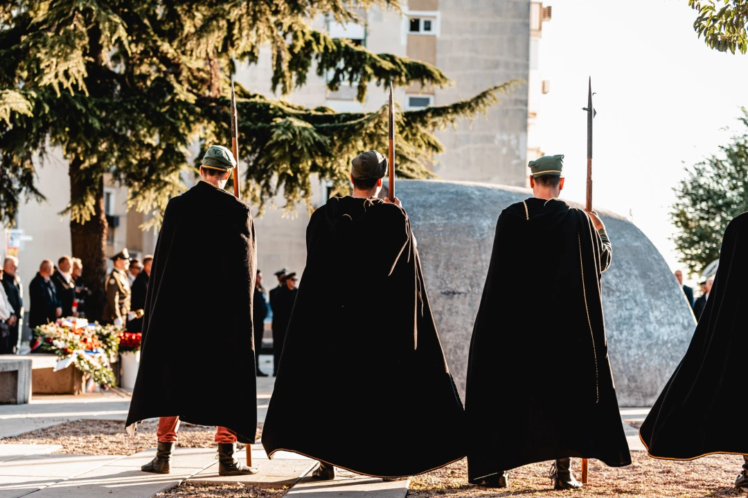 Šibenčani komemoracijom na Baldekinu i mimohodom obilježili 31. obljetnicu Rujanskog rata