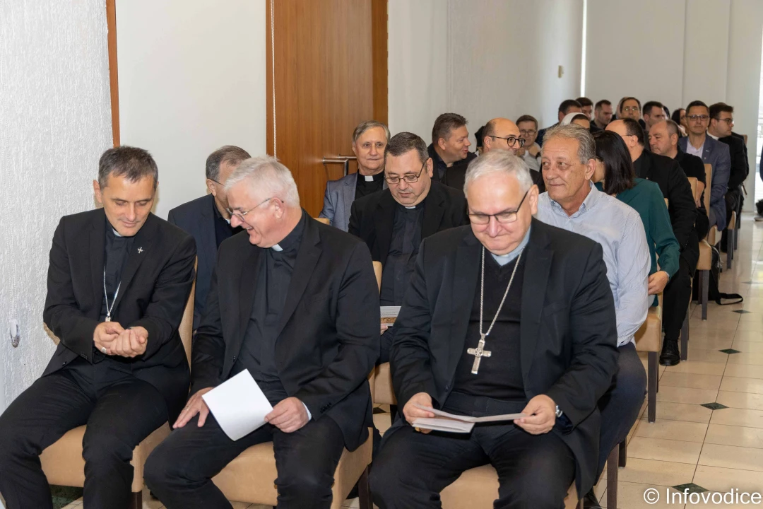 U Vodicama započeo međunarodni znanstveni simpozij crkvenih pravnika