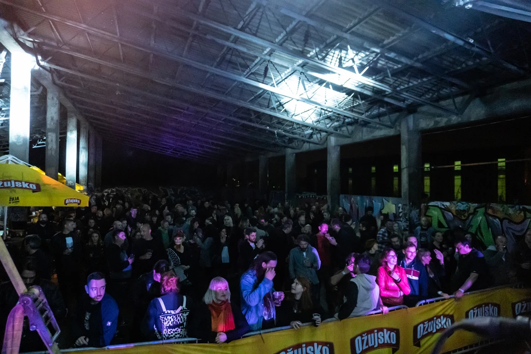Pogledajte kako je sinoć bilo na Regiusu, večeras spektakl predvodi Jura Stublić