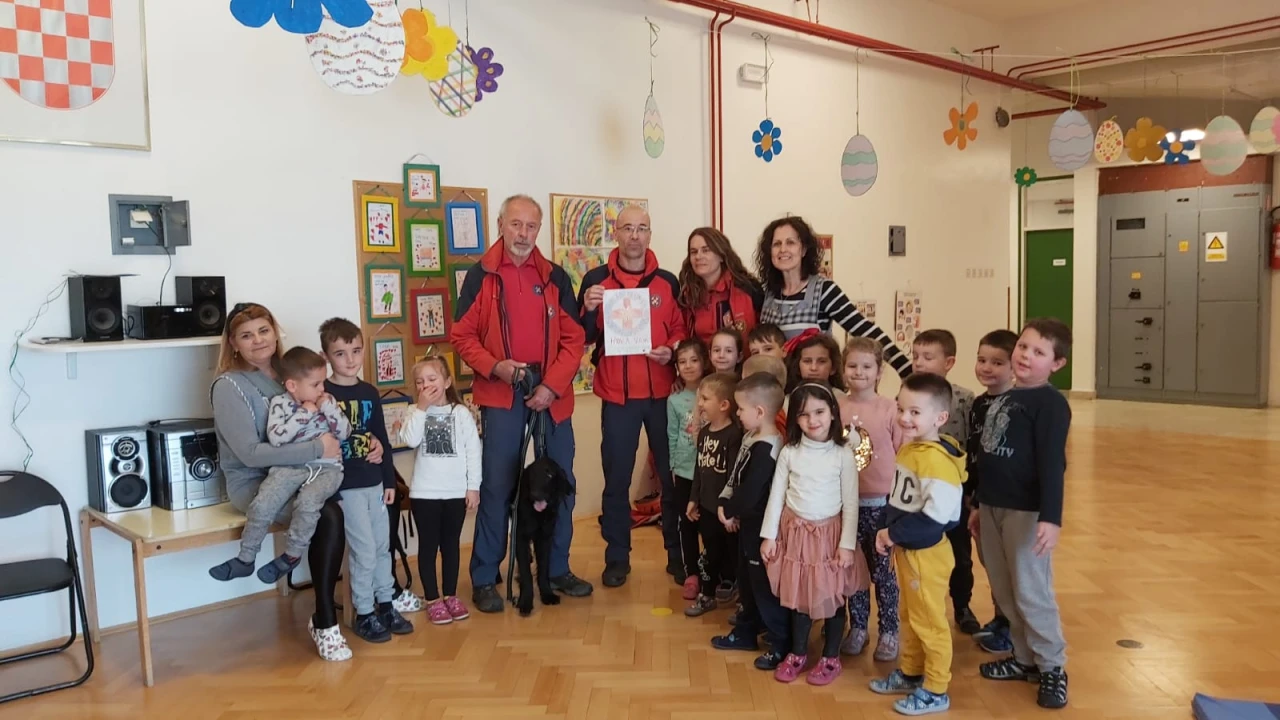 Tate iz dječjeg vrtića 'Šibenska maslina' cijeli tjedan djeci predstavljali svoje poslove 