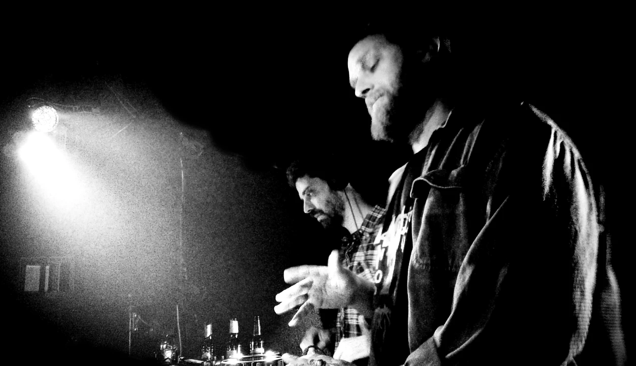 Fantastični Red Axes noćas u Tunelu rasplesali ljude pristigle iz cijele zemlje  