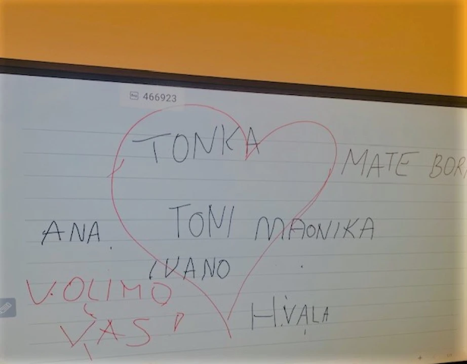 Učenicima OŠ Juraj Šižgorić šibenske lionsice donirale interaktivni ekran 'Pametnica' 