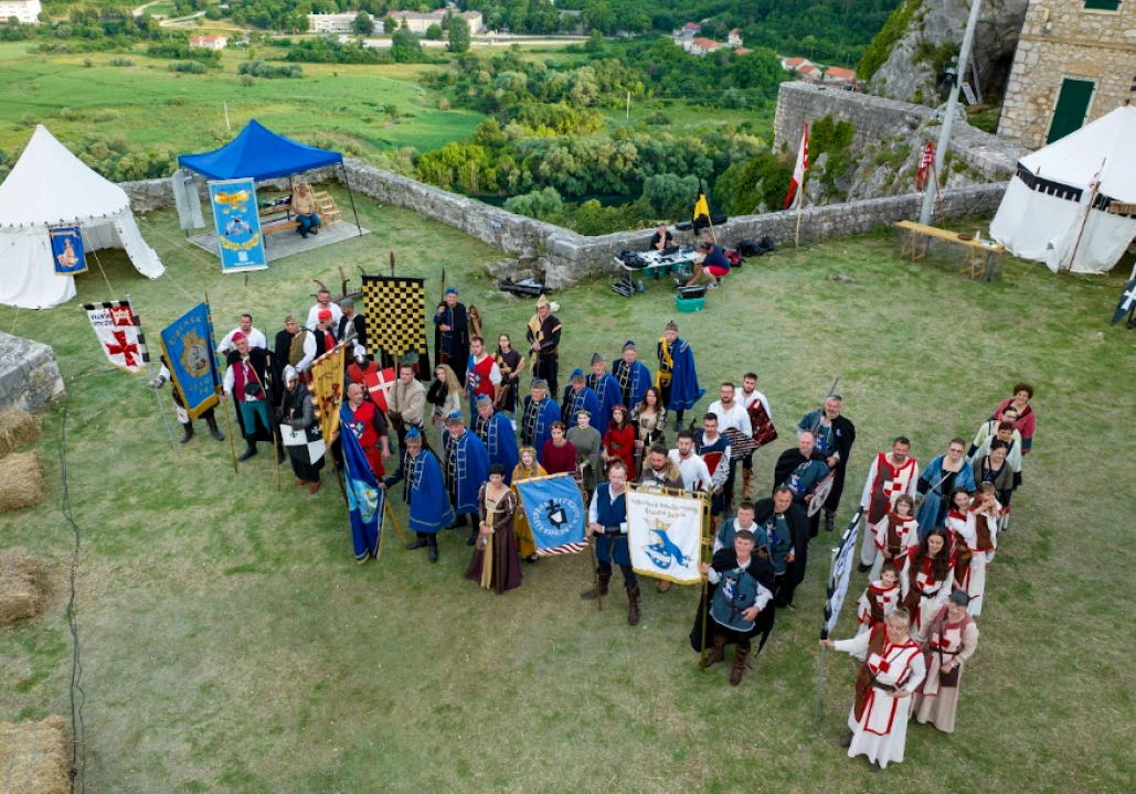 Otvoreni Zvonimirovi dani u Kninu: Jahanje, mačevanje, glagoljica...
