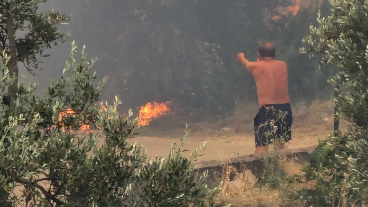 Objekti nisu ugroženi, vatrogasci ostaju na terenu cijelu noć