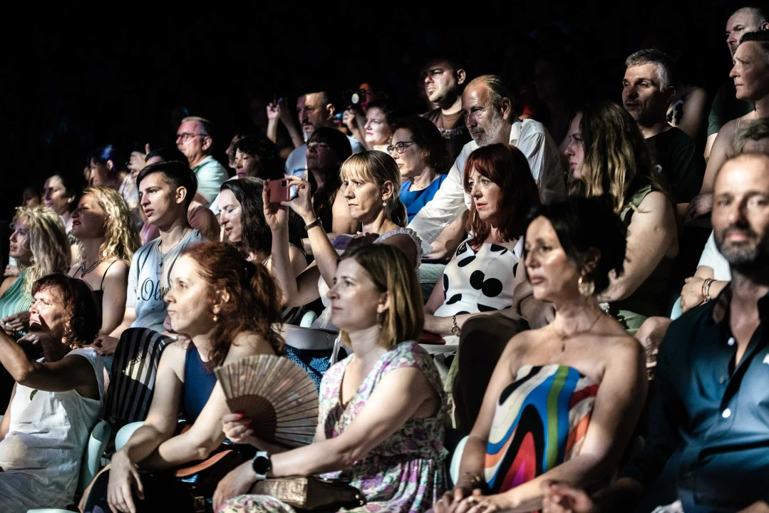  Emeli Sandé prvi put nastupila u Hrvatskoj, a publiku u Šibeniku osvojila je emocijama 