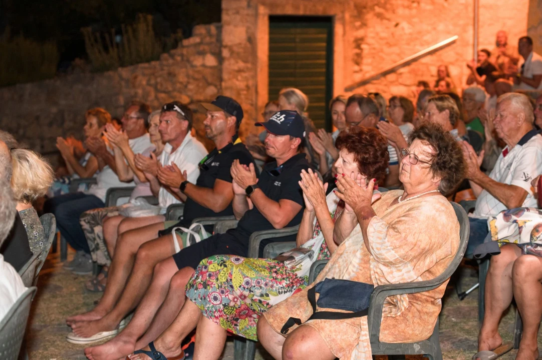 Zlarinjani se tradicionalno prisjetili svog pjesnika i književnika Mladena Bjažića