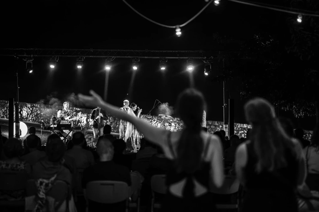 Balkan ZOO i Nina Ćorić na Baroneu: Romske pjesme u world music izričaju i dašak flamenka 