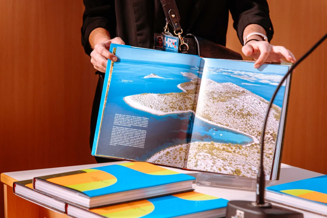 U knjižnici predstavljena monografija o 15 godina rada JU Priroda Šibensko-kninske županije