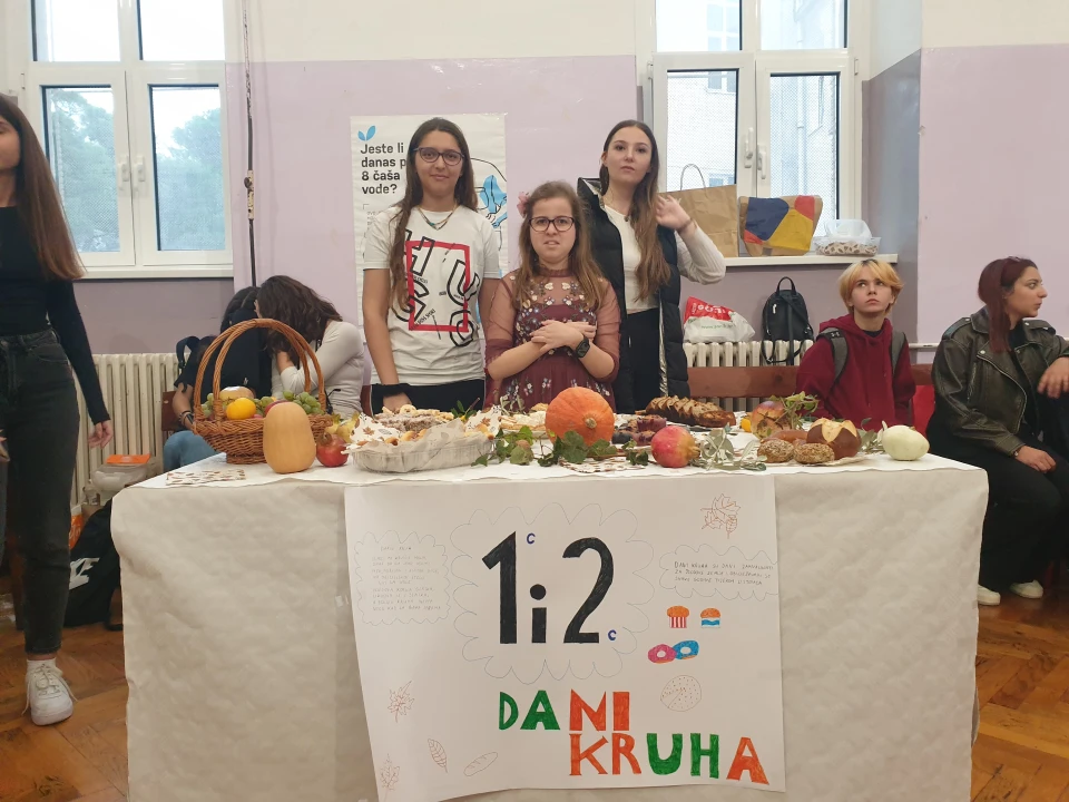 Dani kruha održani u Ekonomskoj školi Šibenik: Dio hrane doniran Caritasu