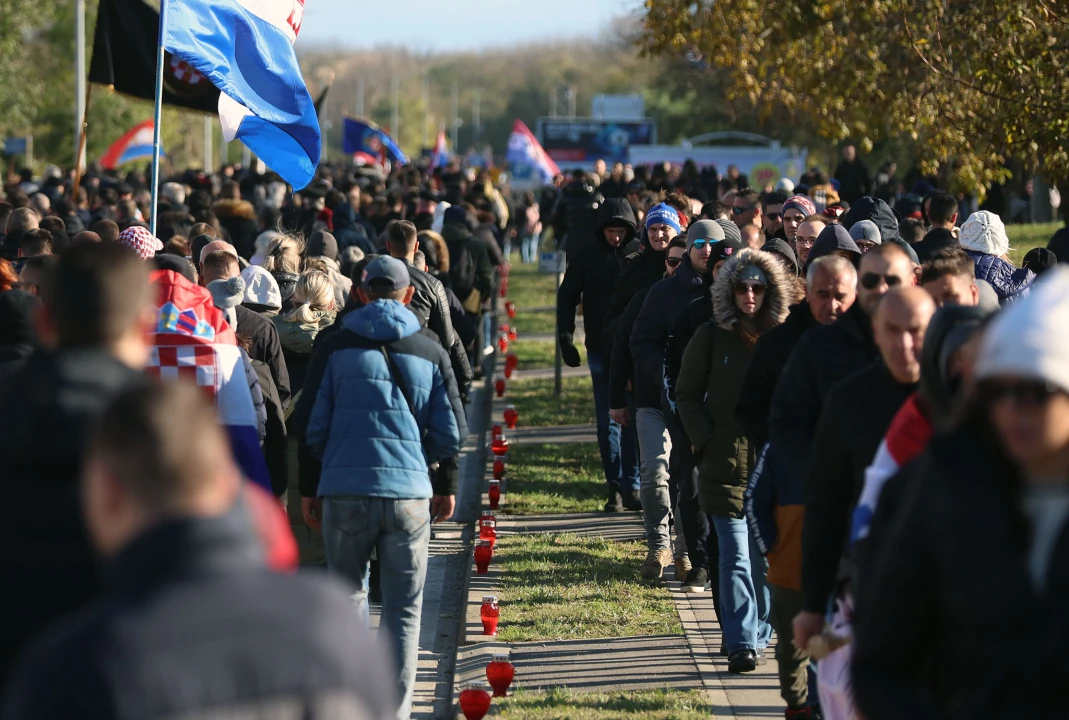 Na Danu sjećanja deseci tisuća građana, ulicama Vukovara odjekivao glas Siniše Glavaševića