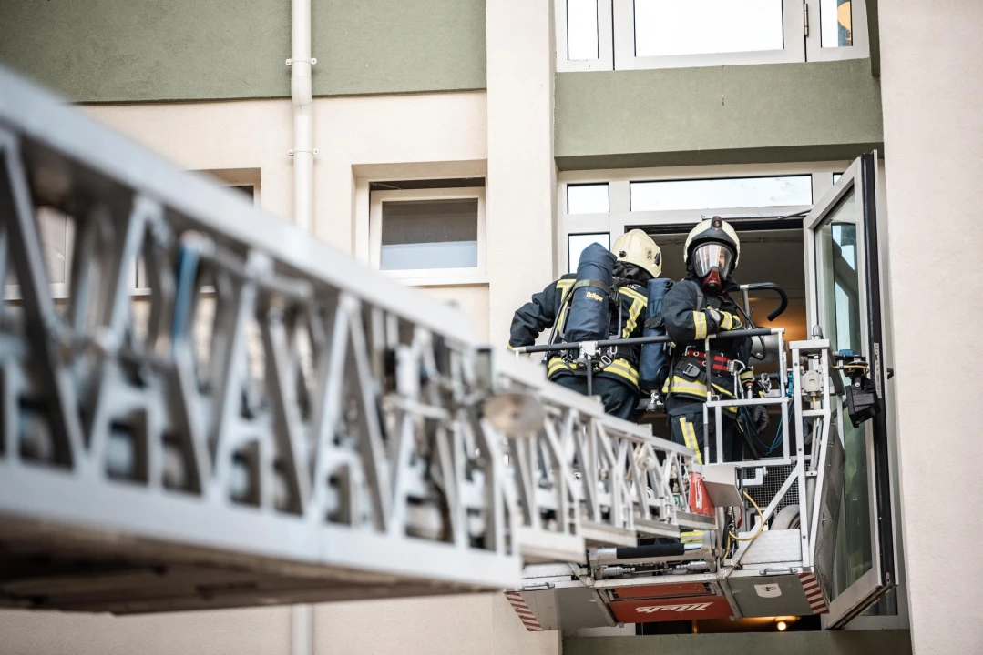 Živahno je bilo u Cvjetnom domu: 'Intervenirali' vatrogasci, HGSS-ovci, Crveni križ, policija… 