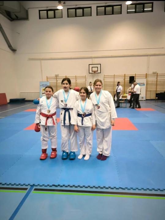 Karate klub Murter osvojio 13 medalja na Kupu Jadrana