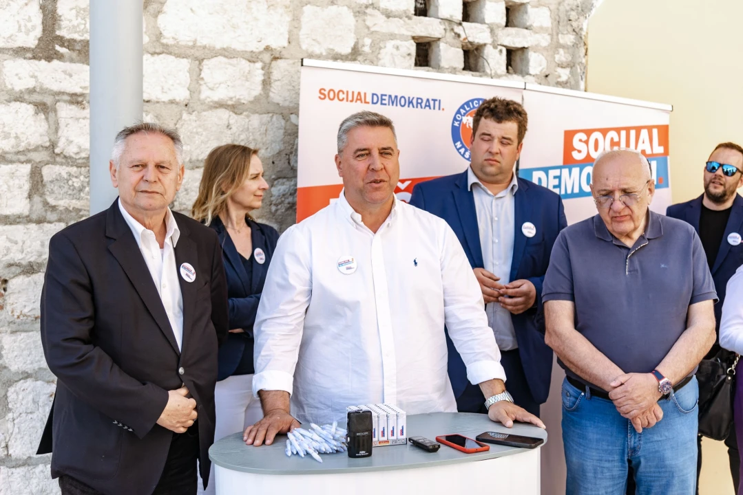 Socijaldemokrati se predstavili na Poljani: 'Ljudi su naša primarna okupacija!'