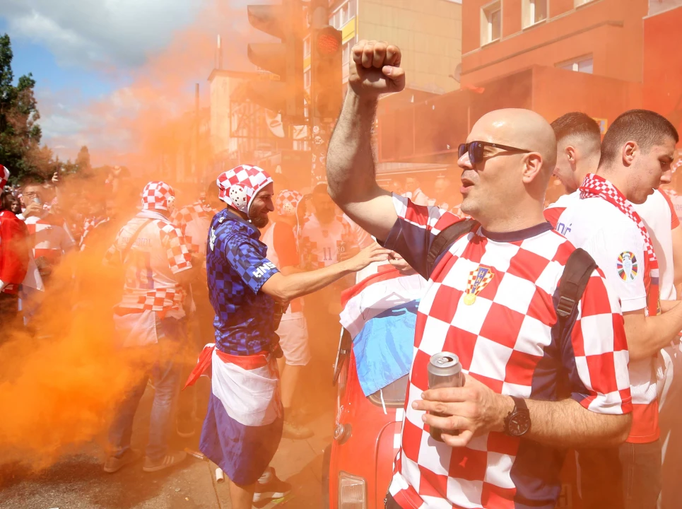 Za Hrvatsku su sa stadiona na Šubićevcu navijali i učenici s učiteljicama