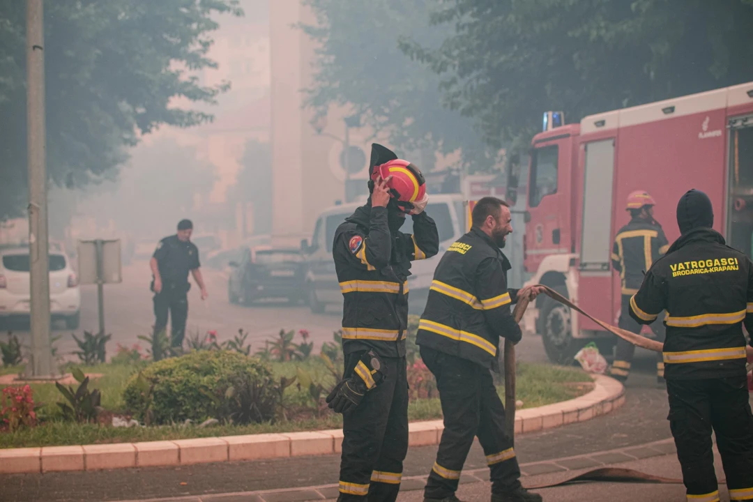 Hrvatsku bi usred sezone požara mogao dočekati štrajk vatrogasaca, problem su plaće