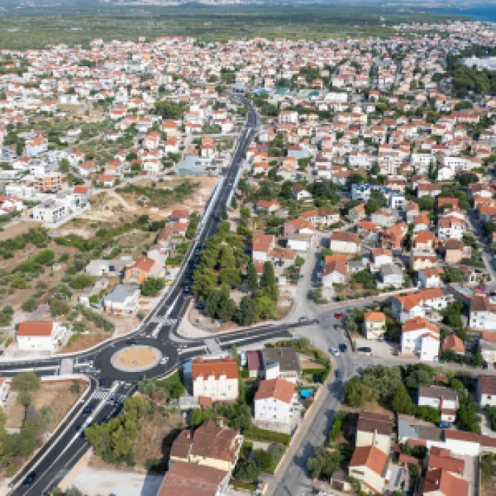 U Vodicama puštena u promet obnovljena cesta s dva nova rotora