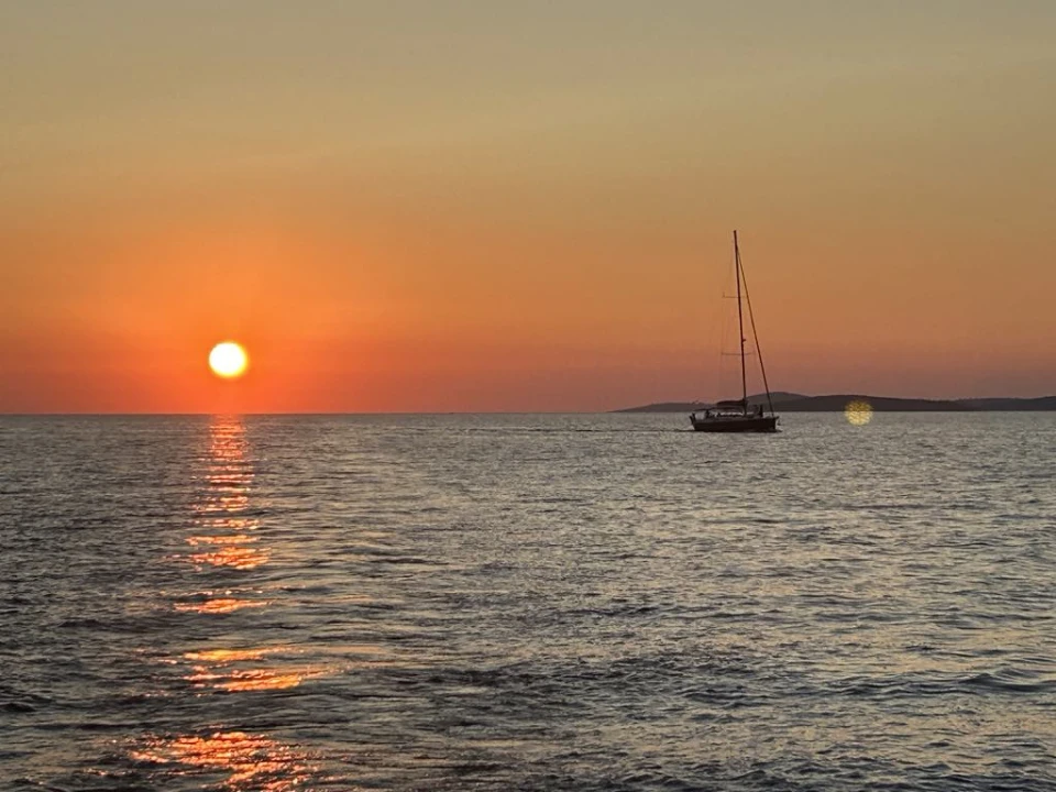 Morska avantura  ŠibenikIN-a: Tjedan dana jedrenja do Dubrovnika, prekrasnih otoka i vala uz nezaboravnu igru dupina