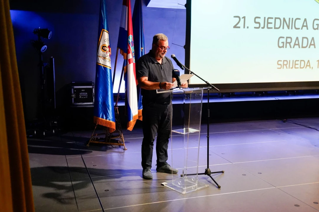 Potvrđeni dobitnici nagrada Grada, prodaje se veliko zemljište na Podima, a Šibenik je dobio i novog mrtvozornika