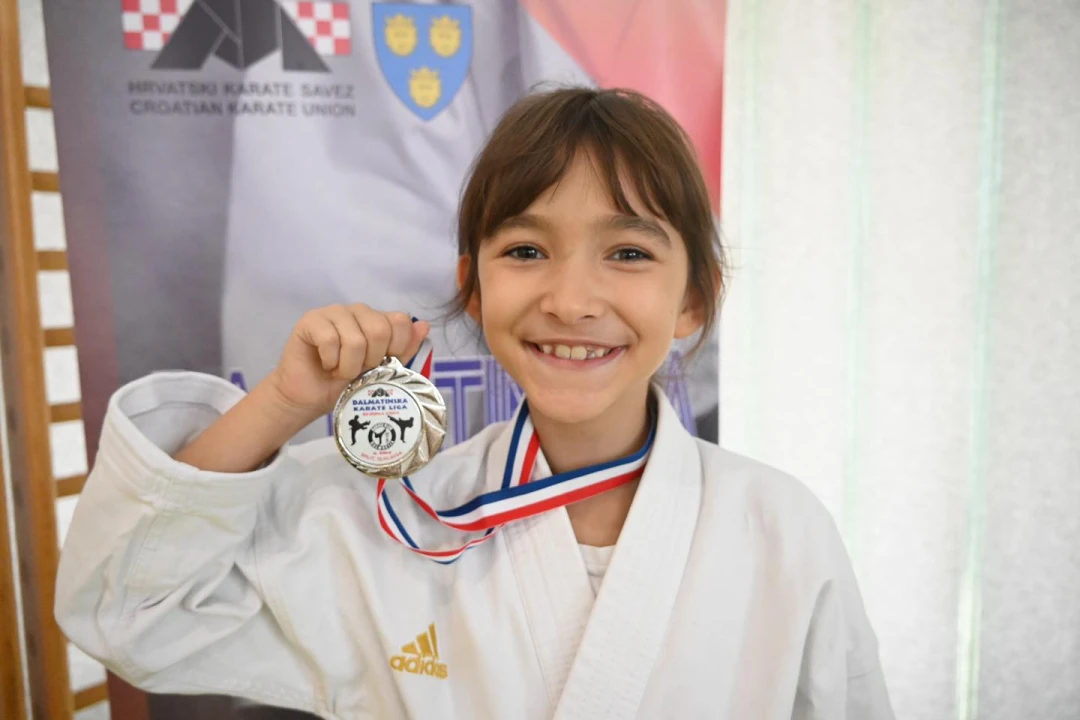 Karate klubu Okit Vodice pregršt medalja i ekipna titula na drugom kolu Dalmatinske lige