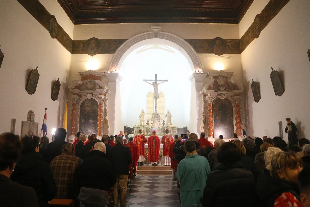 Misom i procesijom u Šibeniku obilježen blagdan sv. Nikole Tavelića