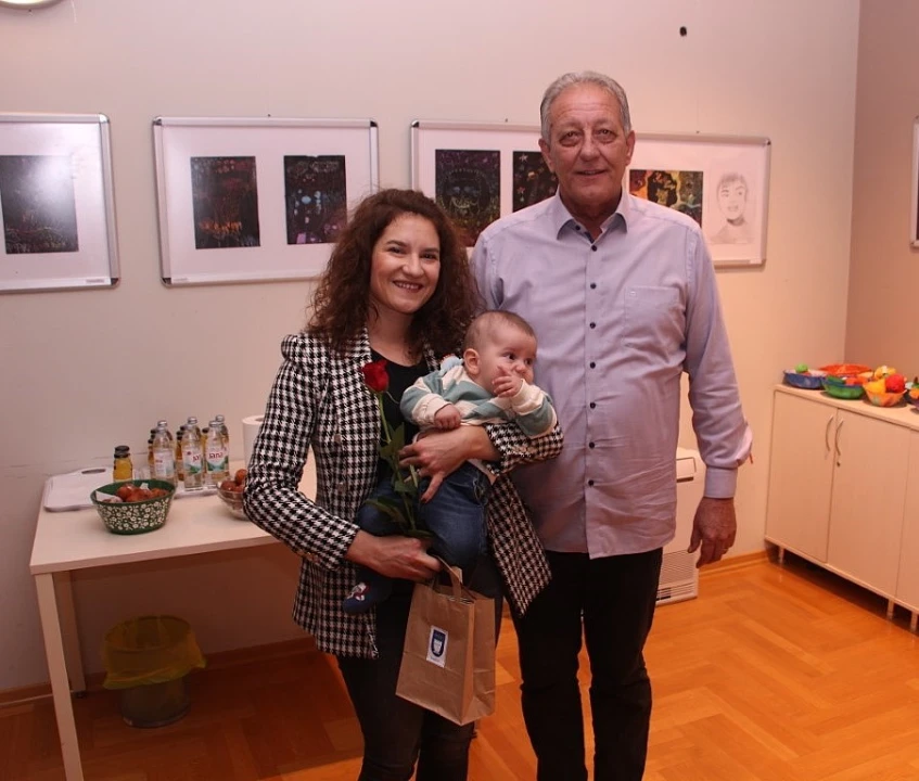 Babyboom u Vodicama: Ove godine 90 novorođenih, gradonačelnik poklonio eure i prigodne darove
