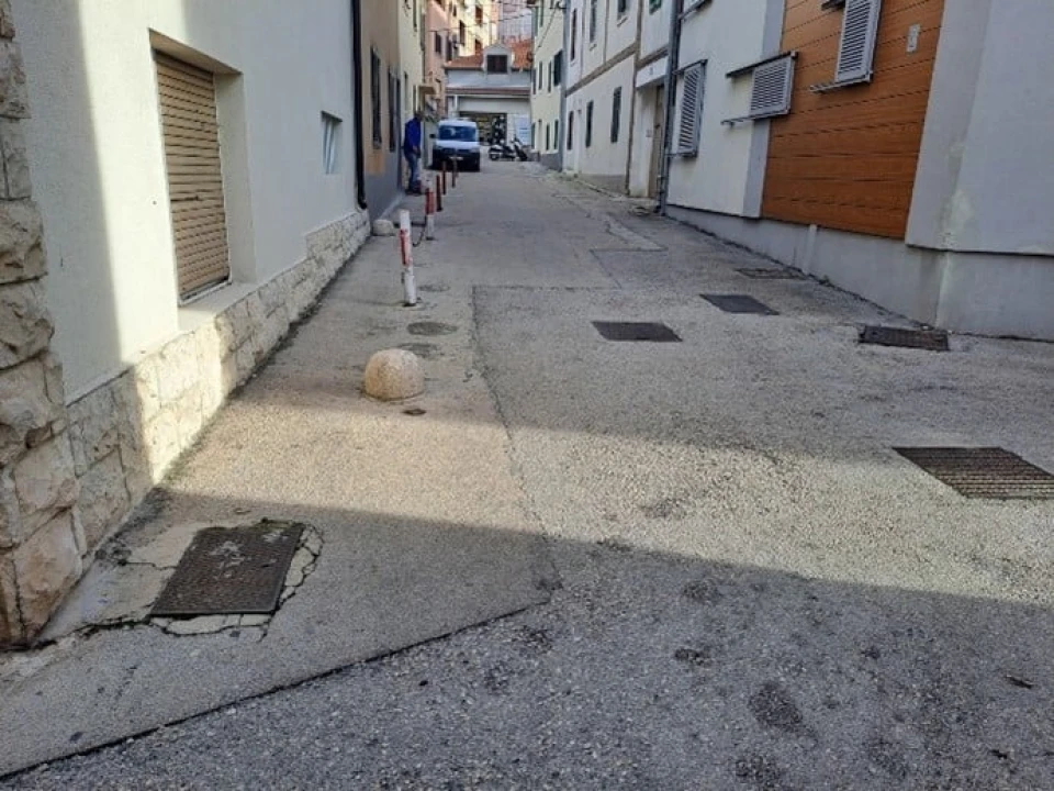 Do kraja tjedna bit će gotov novouređen kolnik u Ulici Slobodana Macure