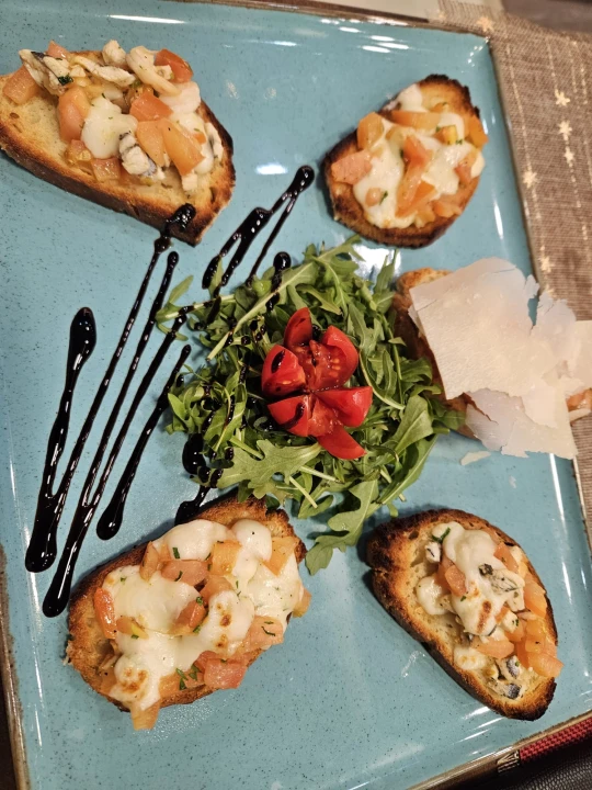 FOTO Ne propustite nezaboravnu večer uz Tamburaški sastav Neverin u restoranu Šarm!