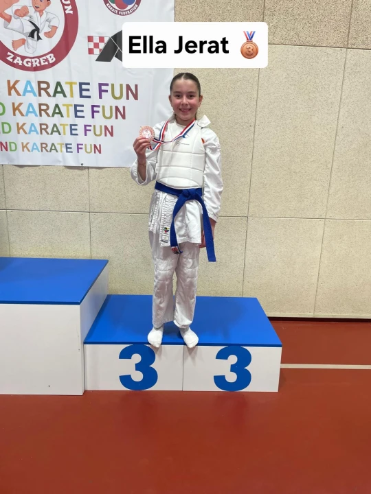 FOTO: Karataši Phoenixa uzeli osam medalja na 'Grand Karate Funu'