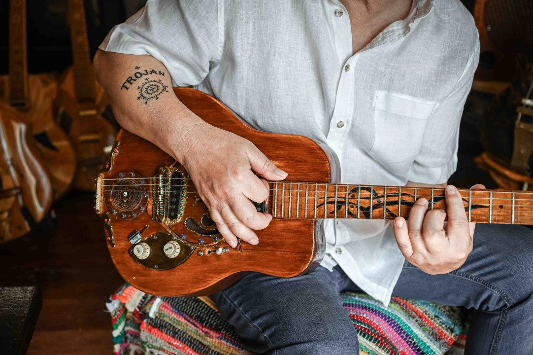 Srđan Trojan šibenski je električar i majstor izrade gitara: 'Radim instrumente za sebe, za svoju dušu i za prijatelje'