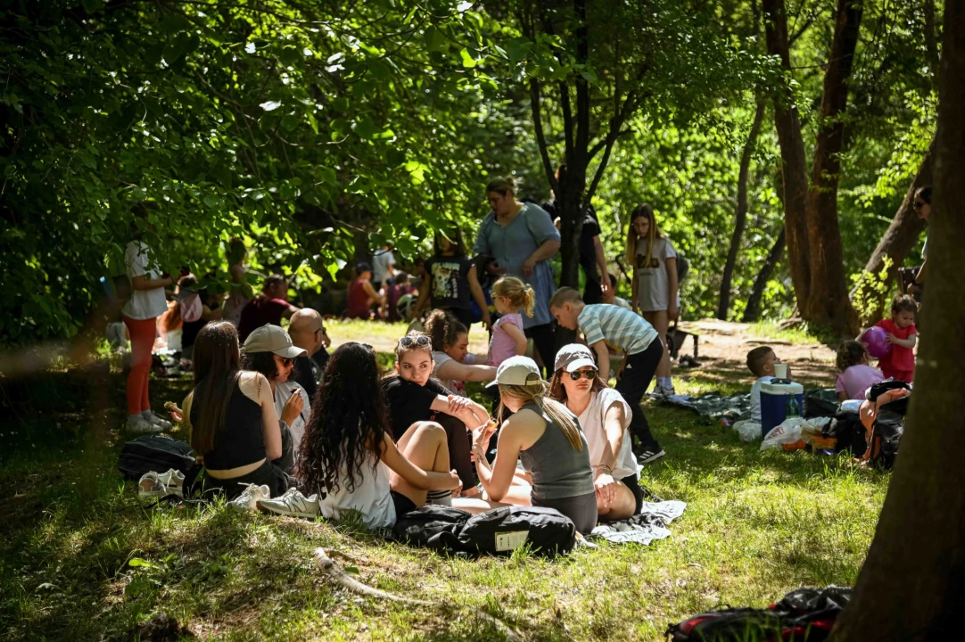 FOTO Uz podjelu fažola obilježen Praznik rada: 'Svim dragim posjetiteljima NP Krka željeli smo danas osigurati ručak'
