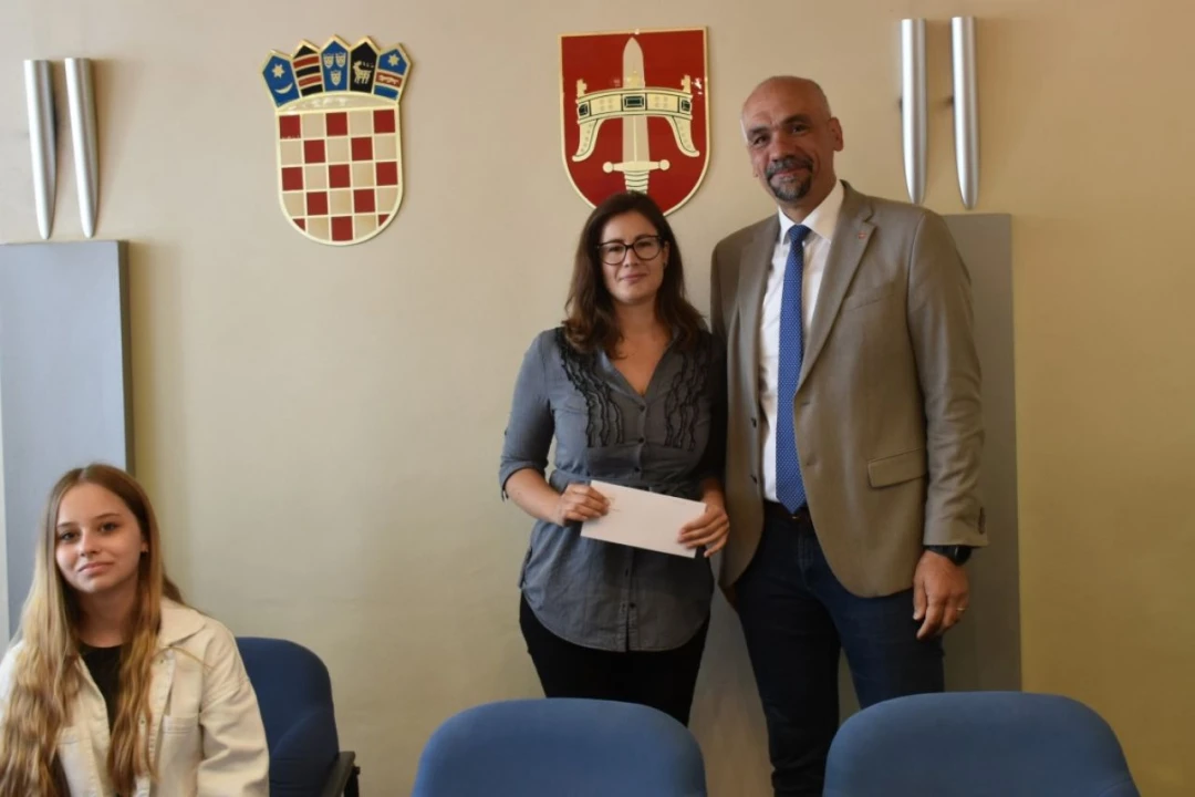 Najuspješniji učenici na prijemu kod župana: ‘Budite ponosni na sebe kao što smo mi ponosni na vas’