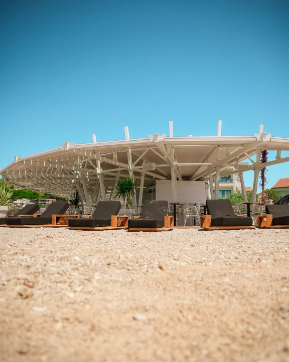 FOTO Shark Beach Club zasjao u novom sjaju – ljeto 2025. u znaku stila i užitka!