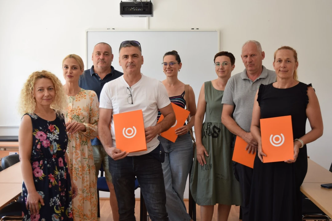 Obukom za ekološke pčelare NP Krka i POU Knin potiču ekološku proizvodnju