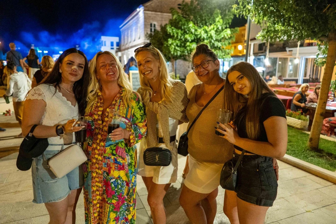 Spektakularna vodička fešta oduševila tisuće posjetitelja
