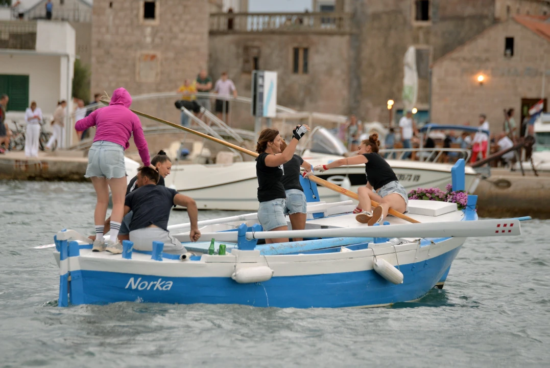 Održana ženska veslačka regata u Betini: Pogledajte koje su ekipe bile najbolje