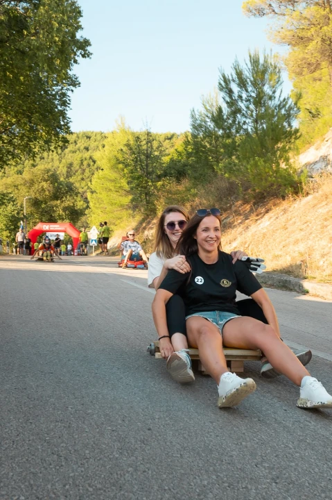 Tradicionalna Utrka karića u Rupama i ove godine oduševila posjetitelje i natjecatelje