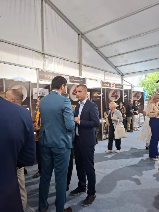 Grad Drniš u Cetinju sudjeluje na 4. Međunarodnom sajmu pršuta 