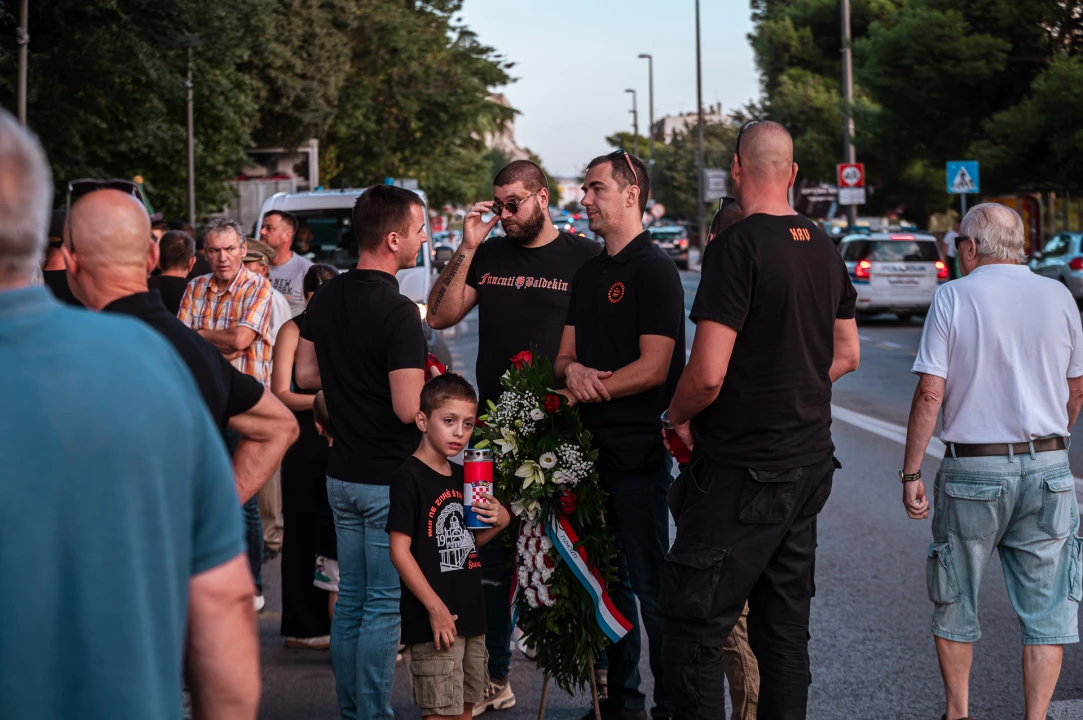 Polaganjem vijenaca, komemoracijom, mimohodom i bakljadom obilježen 34. spomendan Rujanskog rata
