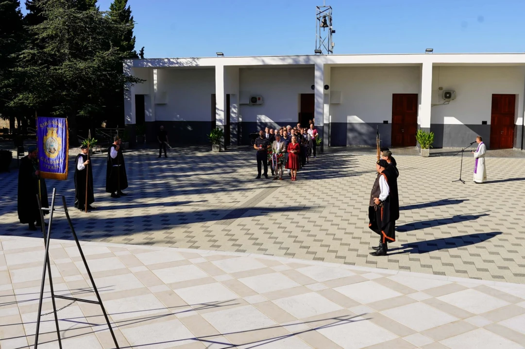 Povodom Dana Grada i blagdana sv. Mihovila na Kvanju položeni vijenci 