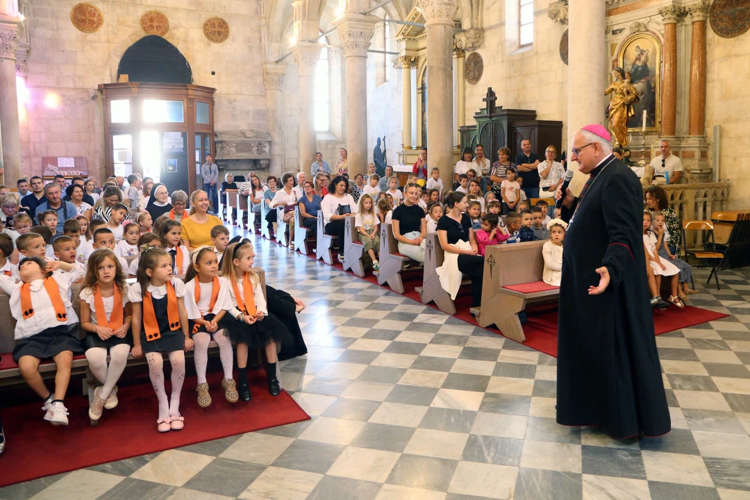 Mališani posjetili šibensku katedralu