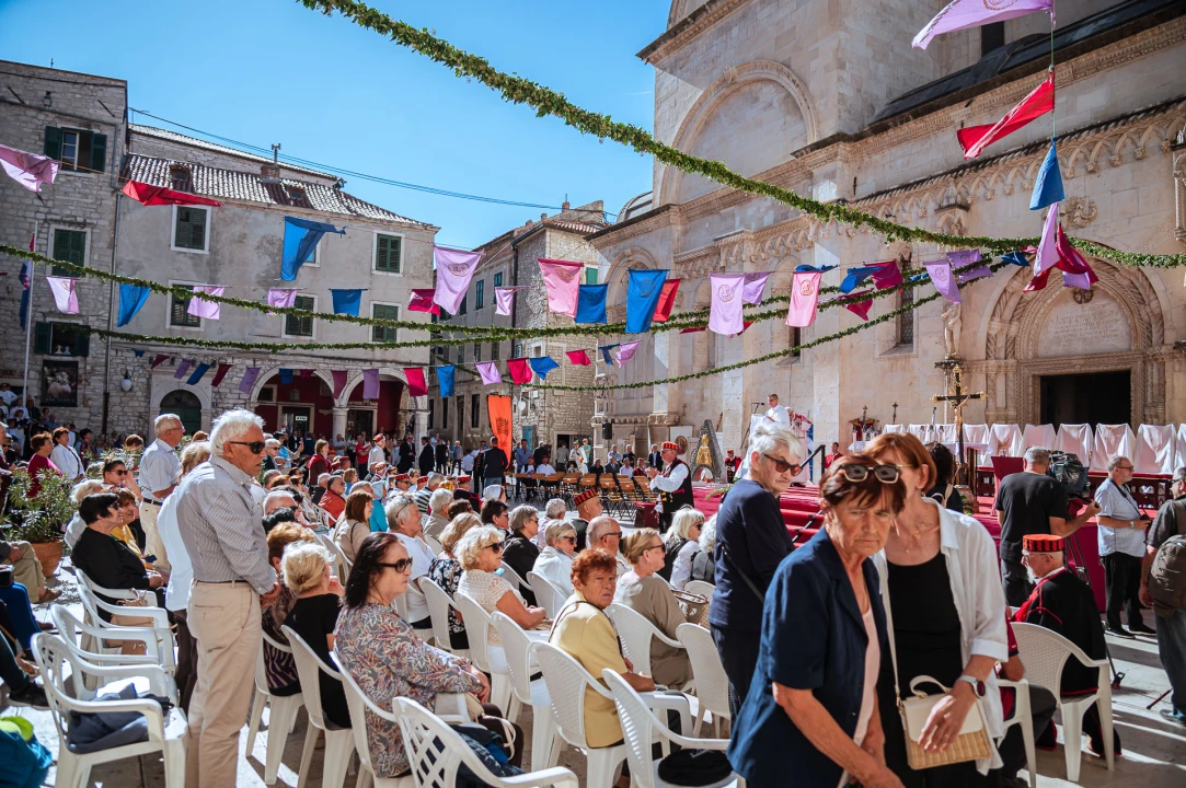 FOTO Održana svečana procesija i sveta misa u povodu blagdana sv. Mihovila