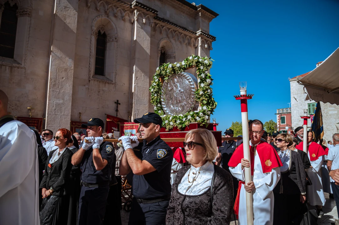 FOTO Održana svečana procesija i sveta misa u povodu blagdana sv. Mihovila