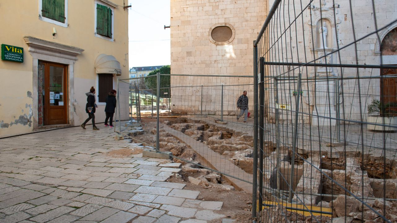 Kod crkve sv. Frane pronađena 24 groba: 'To su obiteljske grobnice, ali ne znamo o kojim se osobama radi'